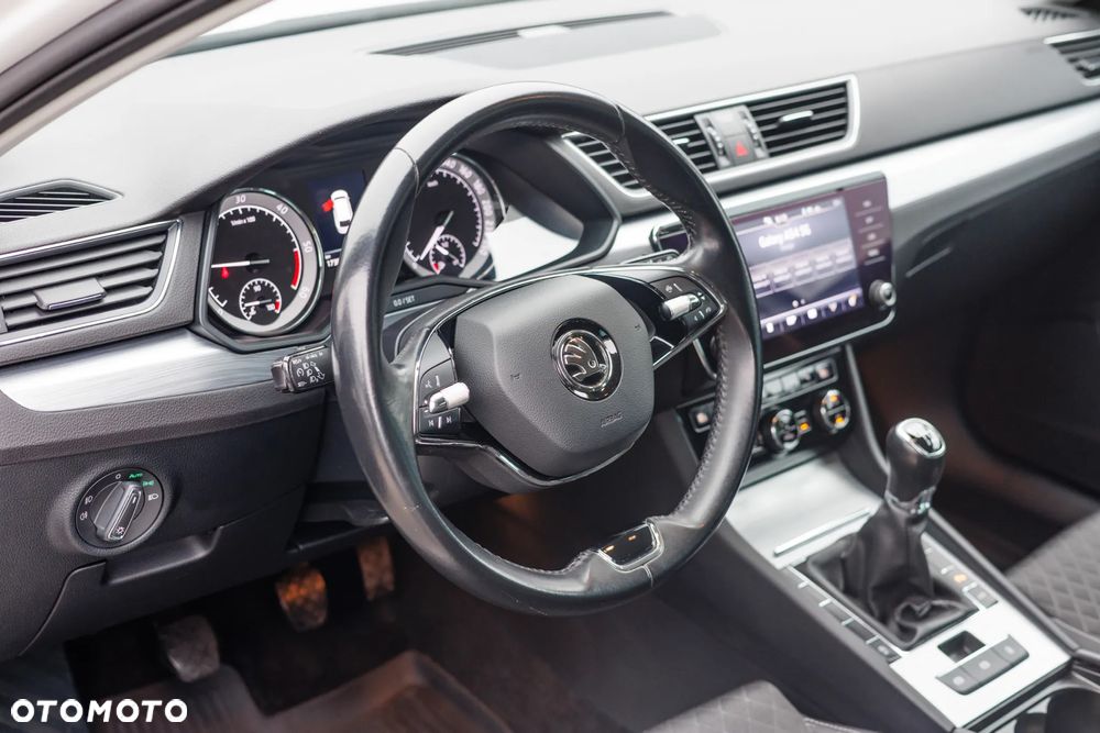 Skoda Superb 2.0 TDI Ambition - 4