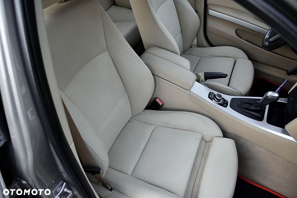 BMW Seria 3 320i Edition Sport - 34