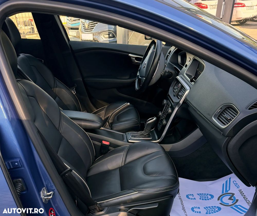 Volvo V40 D3 Geartronic RDesign - 9