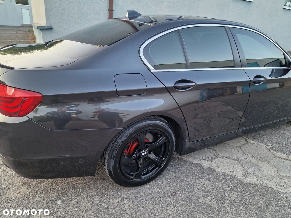 BMW Seria 5 525d - 6