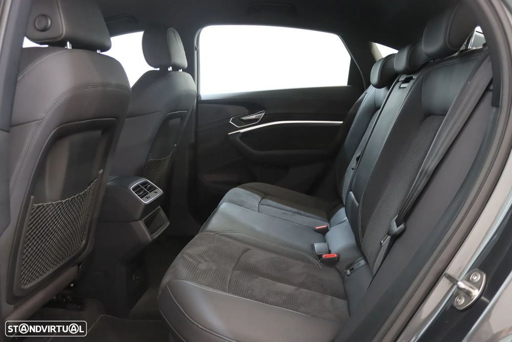 Audi e-tron 55 quattro S line - 24