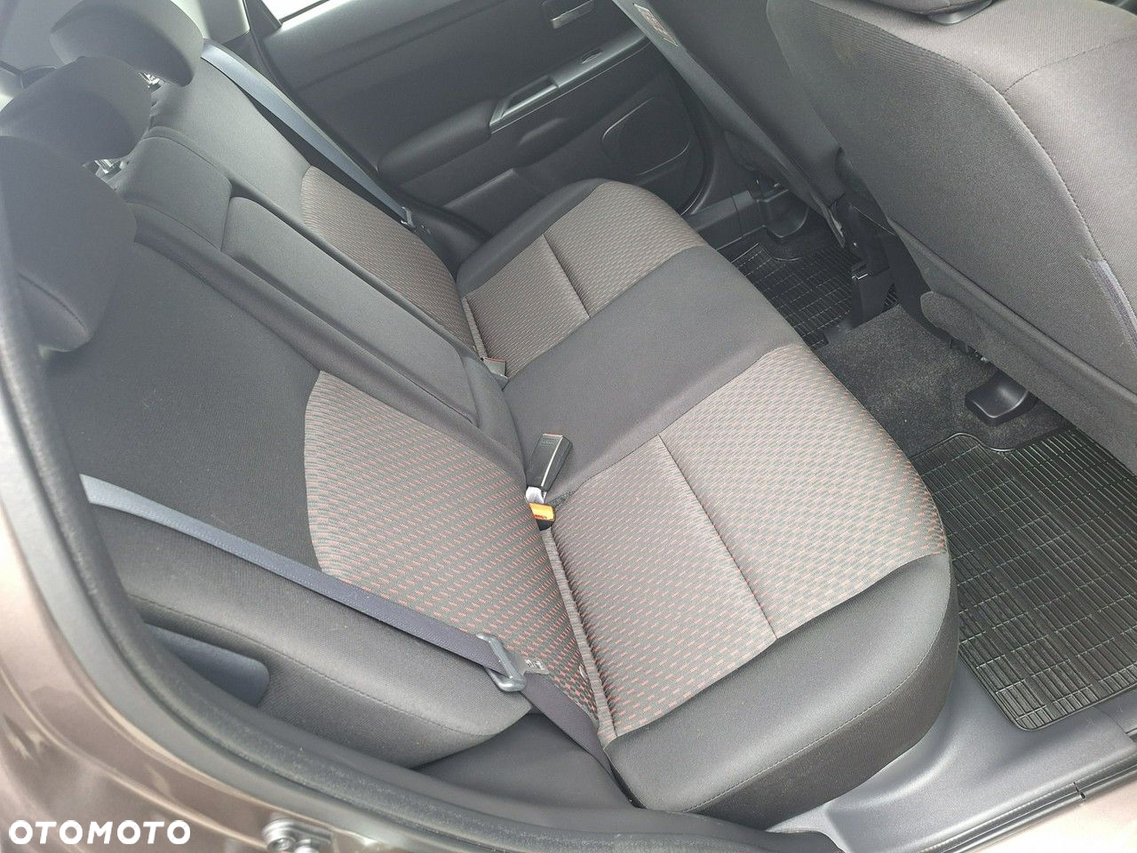 Mitsubishi ASX - 15