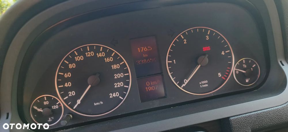 Mercedes-Benz Klasa A 160 CDI Avantgarde DPF BlueEFFICIENCY Special Edition - 12