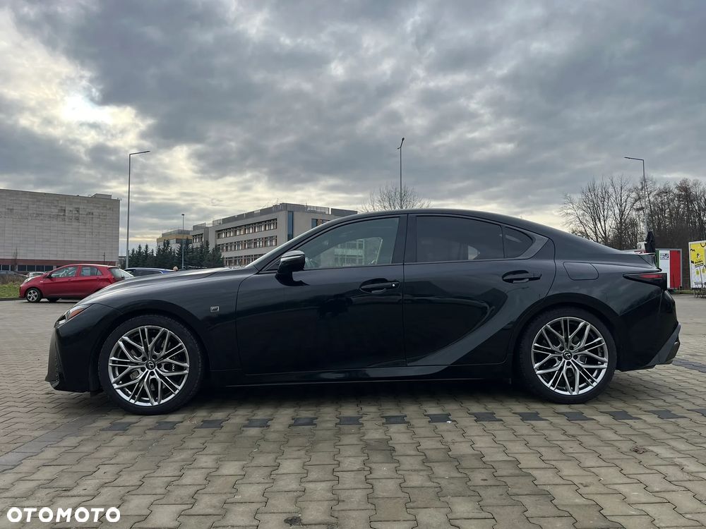 Lexus IS - 10
