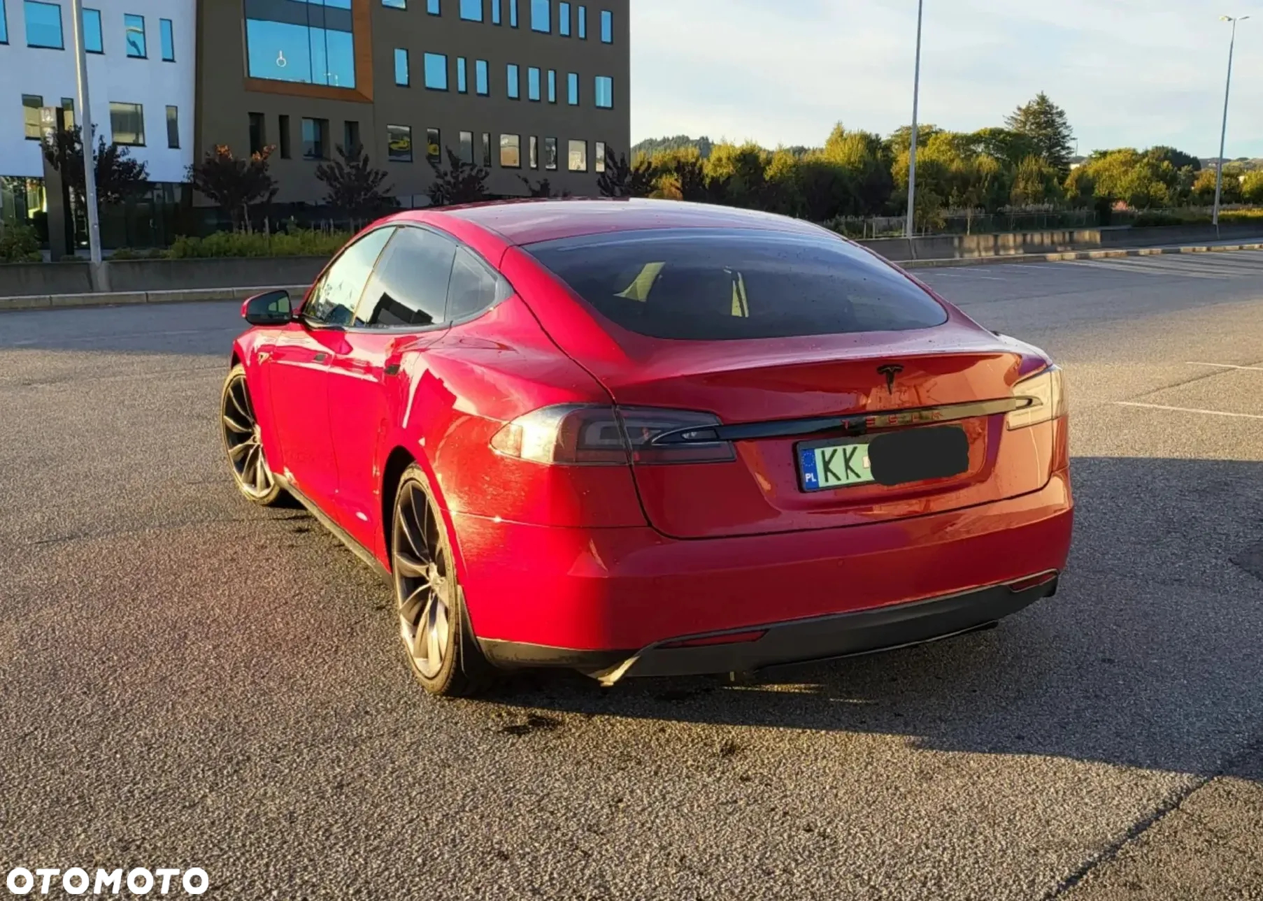 Tesla Model S 85 - 11
