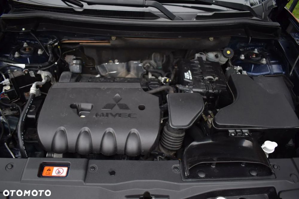Mitsubishi Outlander 2.4 4WD CVT Instyle - 14