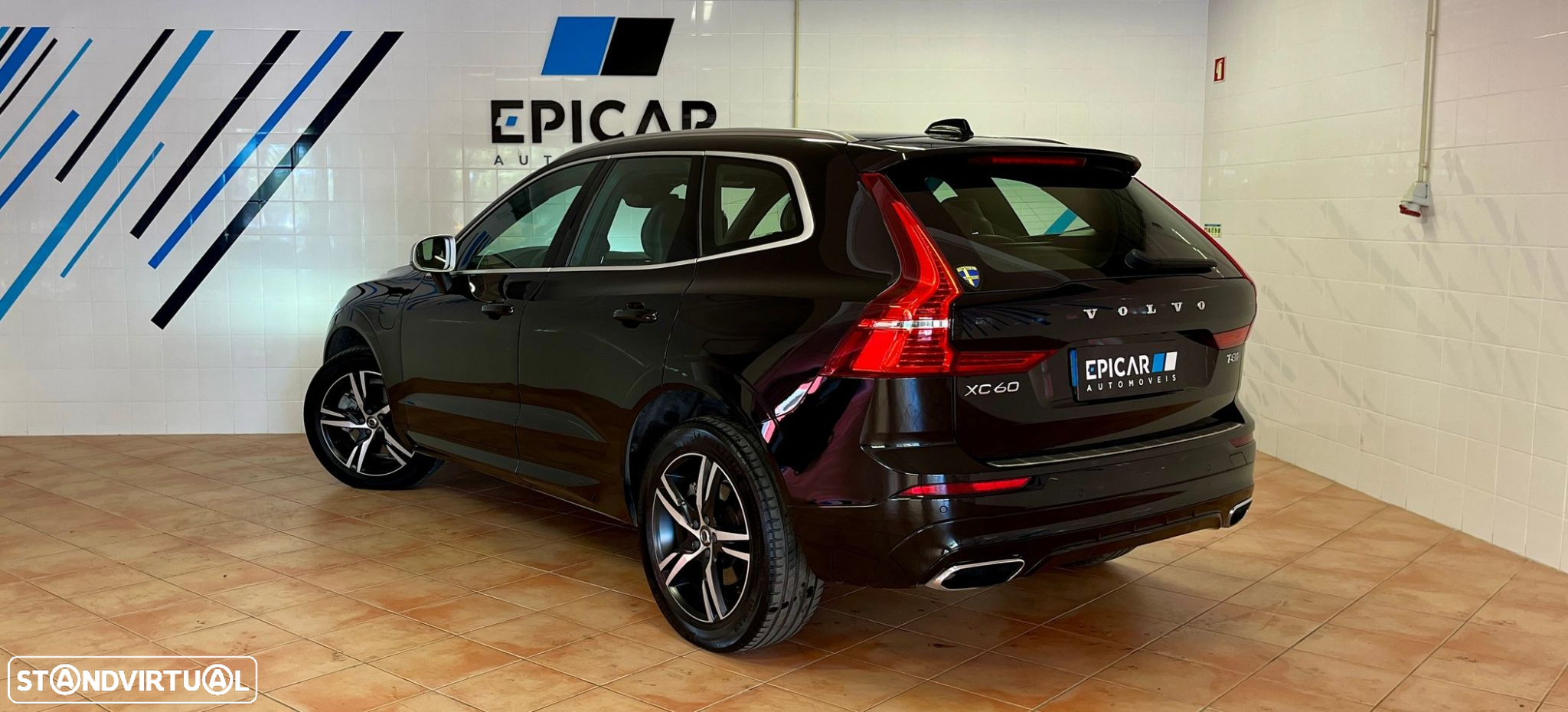 Volvo XC 60 2.0 T8 PHEV R-Design AWD - 14