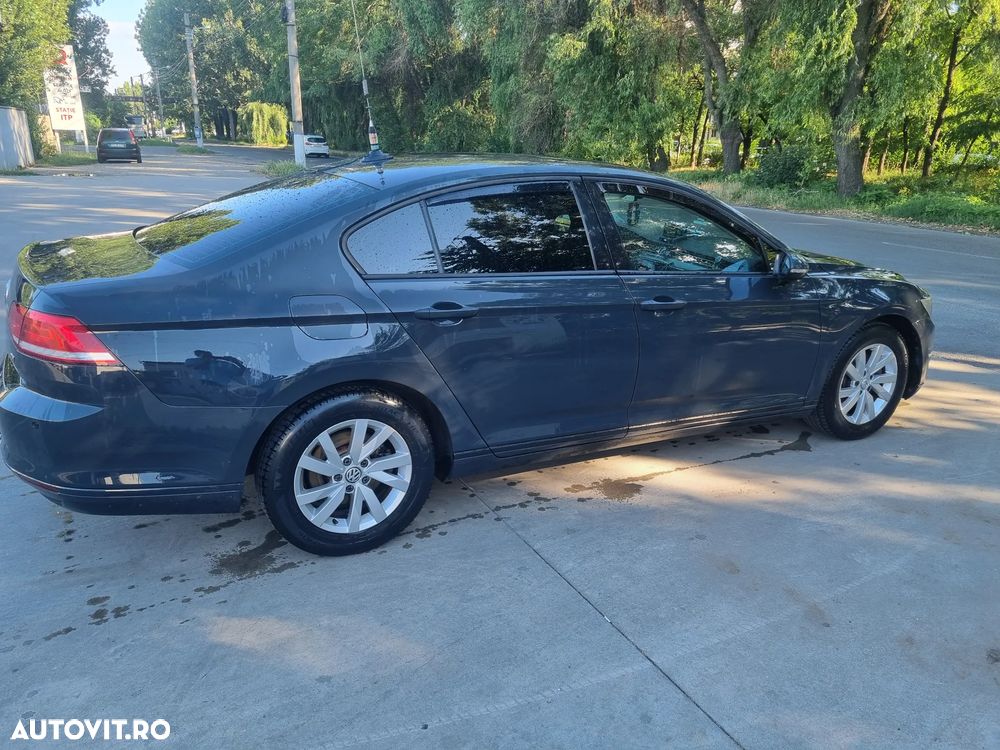 Volkswagen Passat 1.6 TDI Comfortline - 4