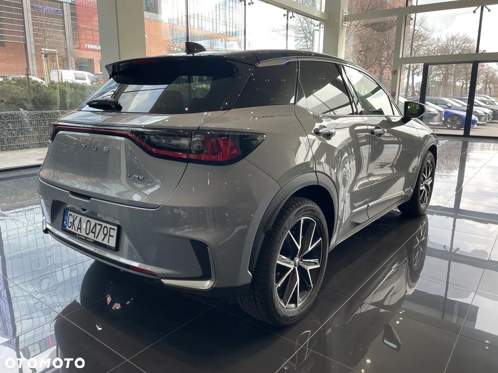 Lexus LBX 1.5 Hybrid Emotion - 3