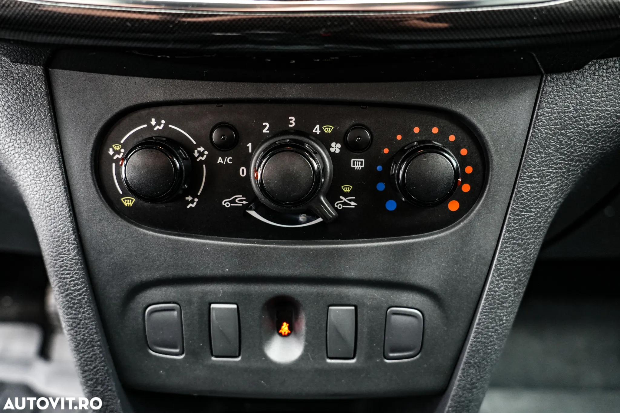 Dacia Logan 0.9 TCe Ambiance - 21