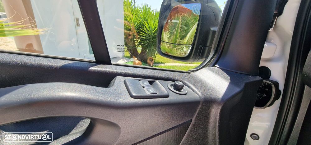 Renault Trafic - 11