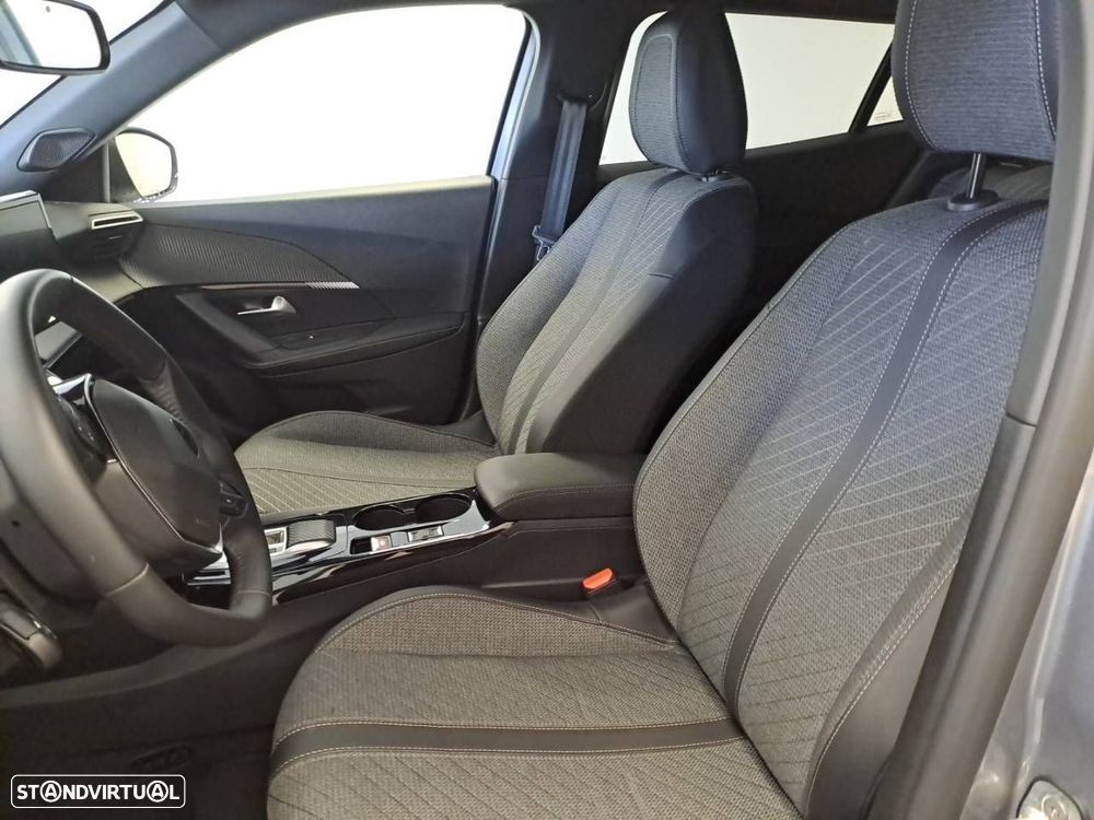 Peugeot e-2008 54 kWh Allure - 11