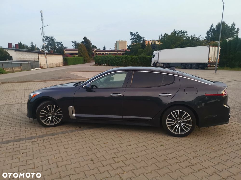 Kia Stinger - 10
