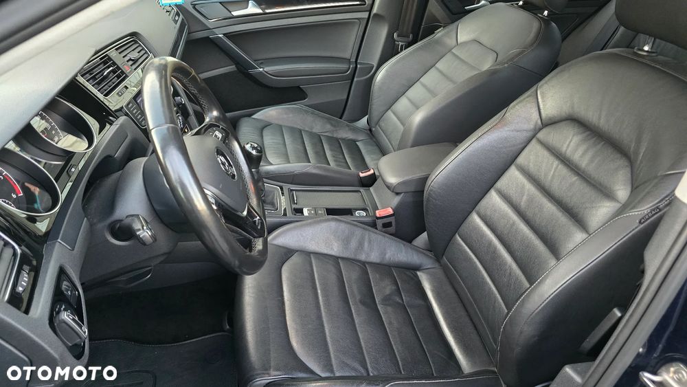 Volkswagen Golf - 12