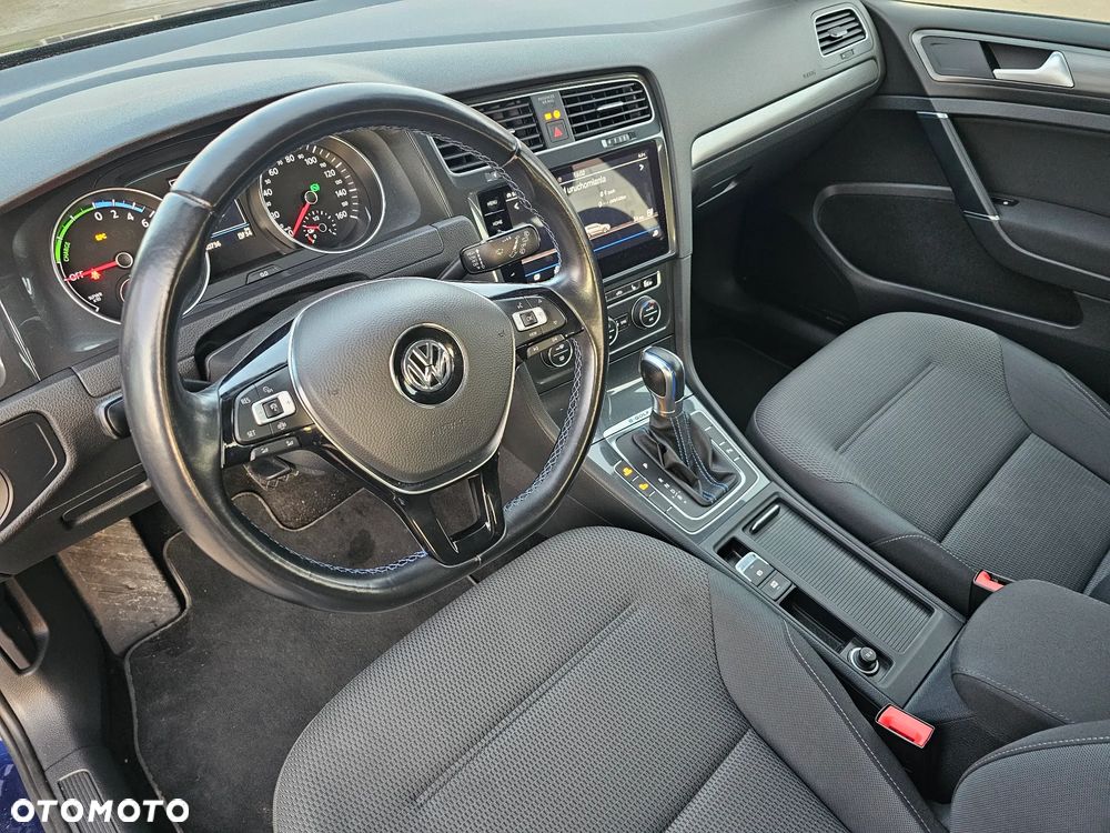 Volkswagen Golf e-Golf - 15