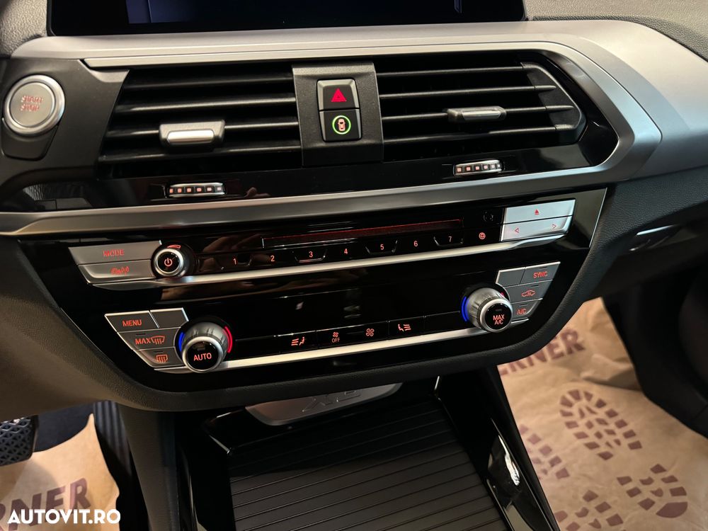 BMW X3 xDrive20i Aut. Luxury Line - 22