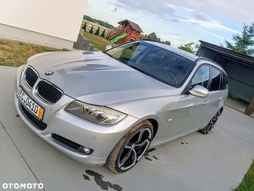 BMW Seria 3 318d DPF Touring - 9