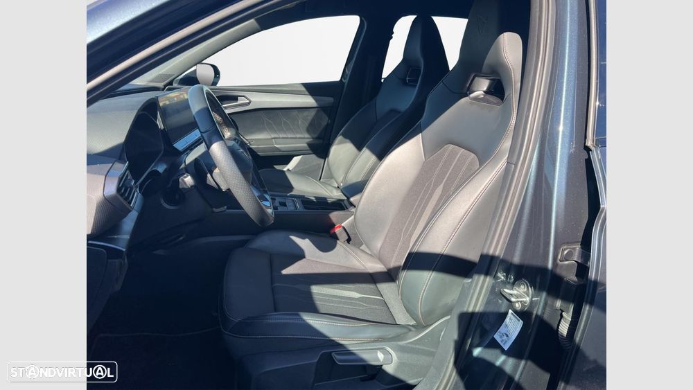 Cupra Leon 1.4 e-Hybrid MID DSG - 11