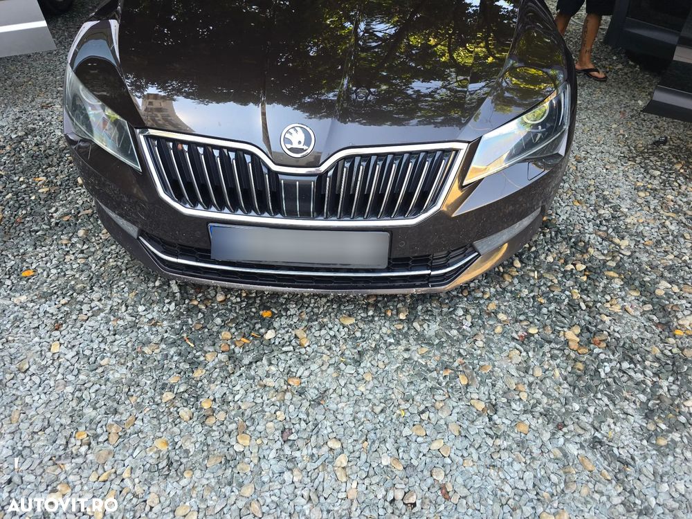 Skoda Superb 2.0 TDI DSG Ambition - 5
