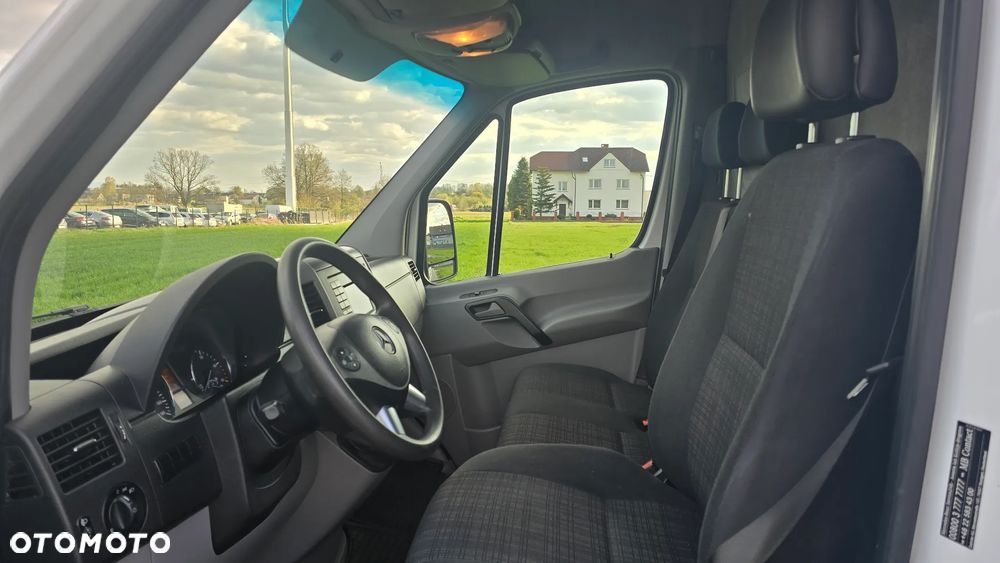 Mercedes-Benz Sprinter - 10