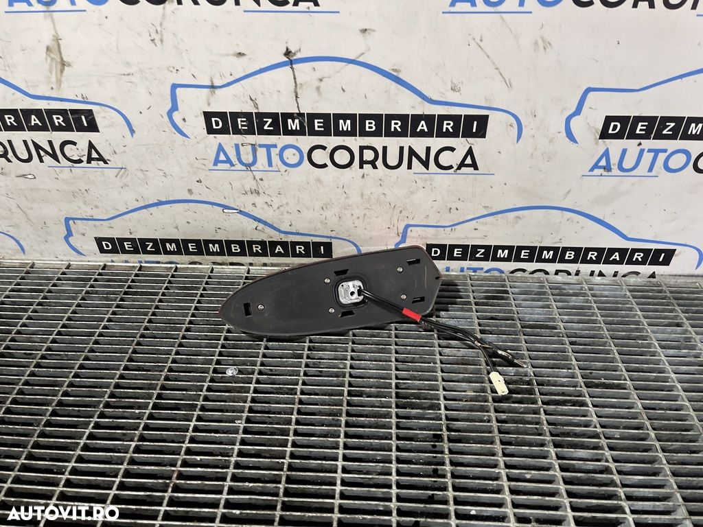 Antena Mitsubishi Outlander III Facelift 2015 - 2018 SUV (1056) - 3