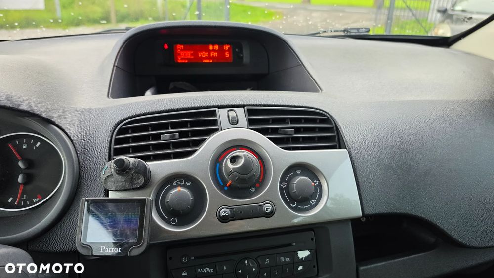 Renault Kangoo 1.6 16V 105 Happy Family - 24