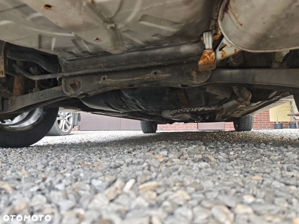 Mitsubishi Carisma 1.6 Classic - 33