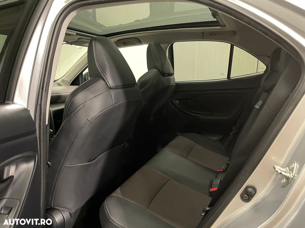 Toyota Yaris Cross 1.5 VVT-i HSD 4x2 Exclusive Elegant - 13