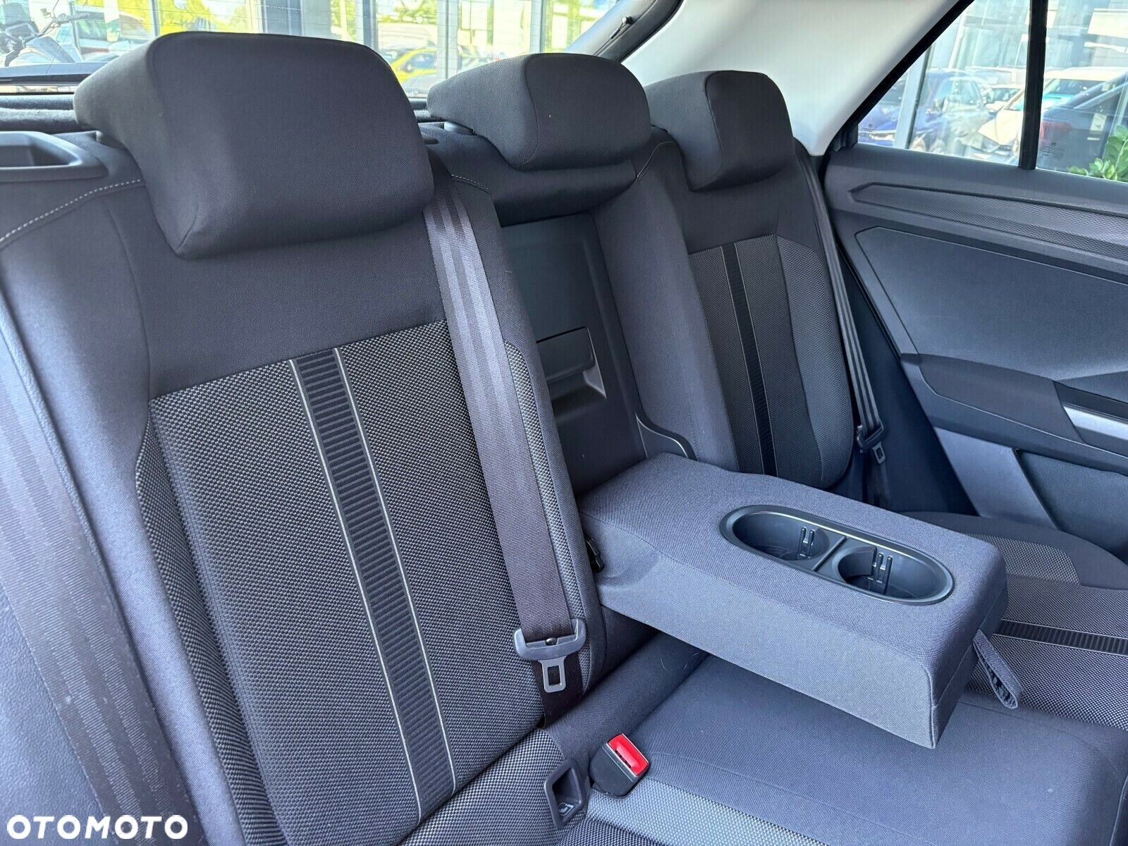 Volkswagen T-Roc - 14