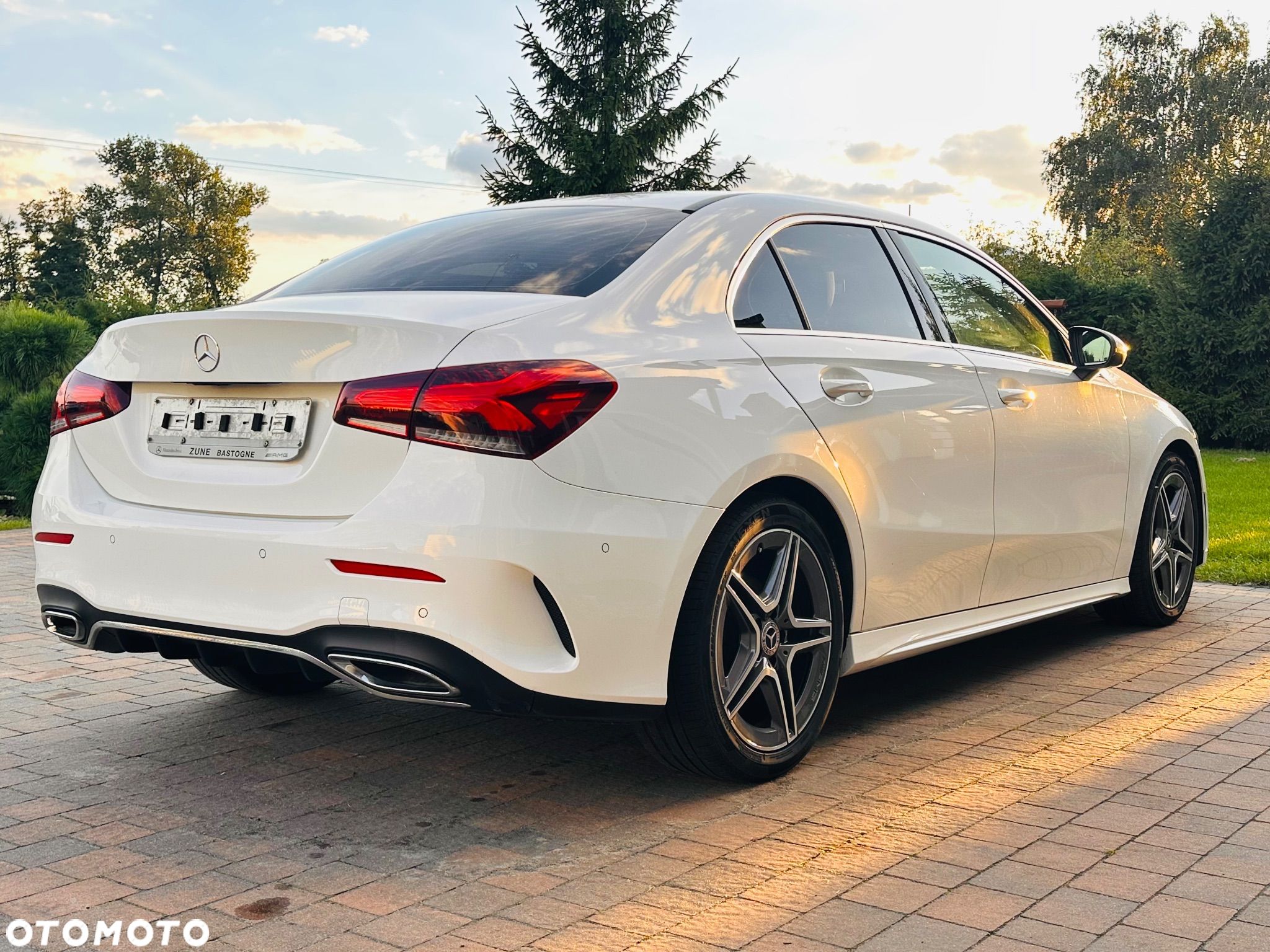 Mercedes-Benz Klasa A 180 7G-DCT AMG Line - 1