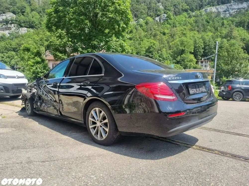 Mercedes-Benz Klasa E 220 d 9G-TRONIC Avantgarde - 2