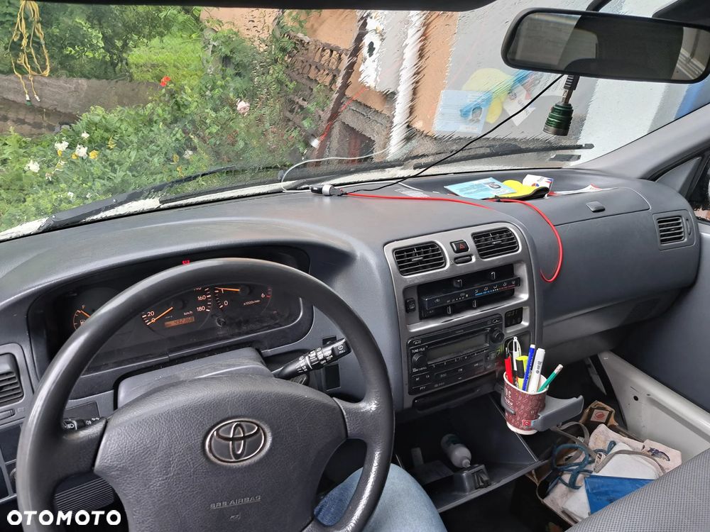 Toyota Hiace - 6