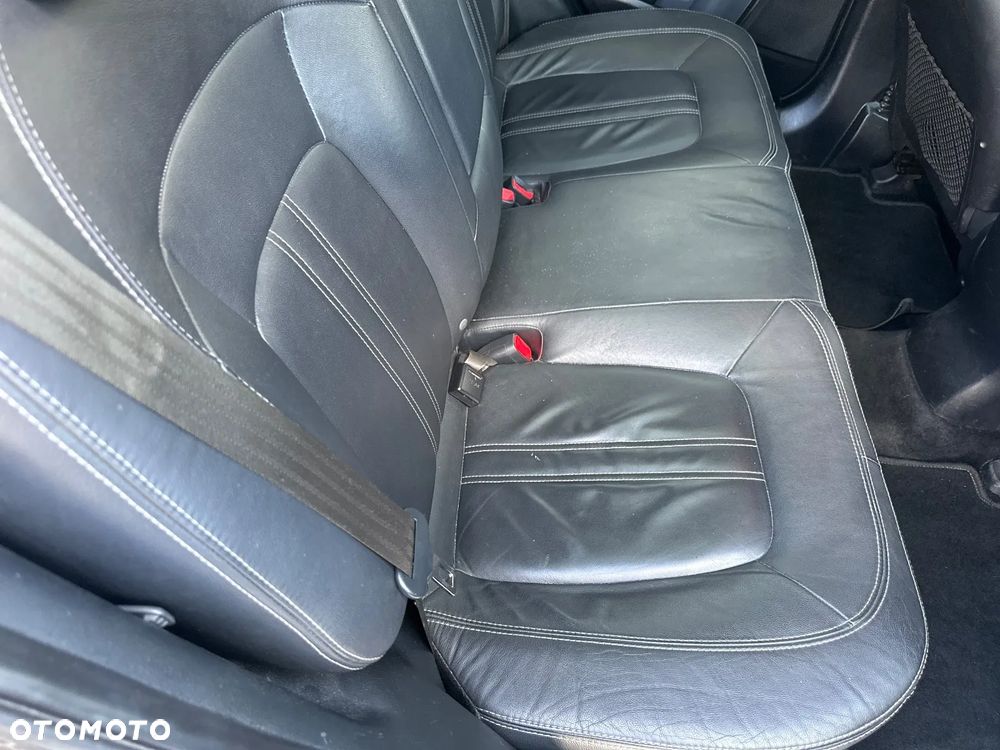 Kia Sportage 2.0 L - 15
