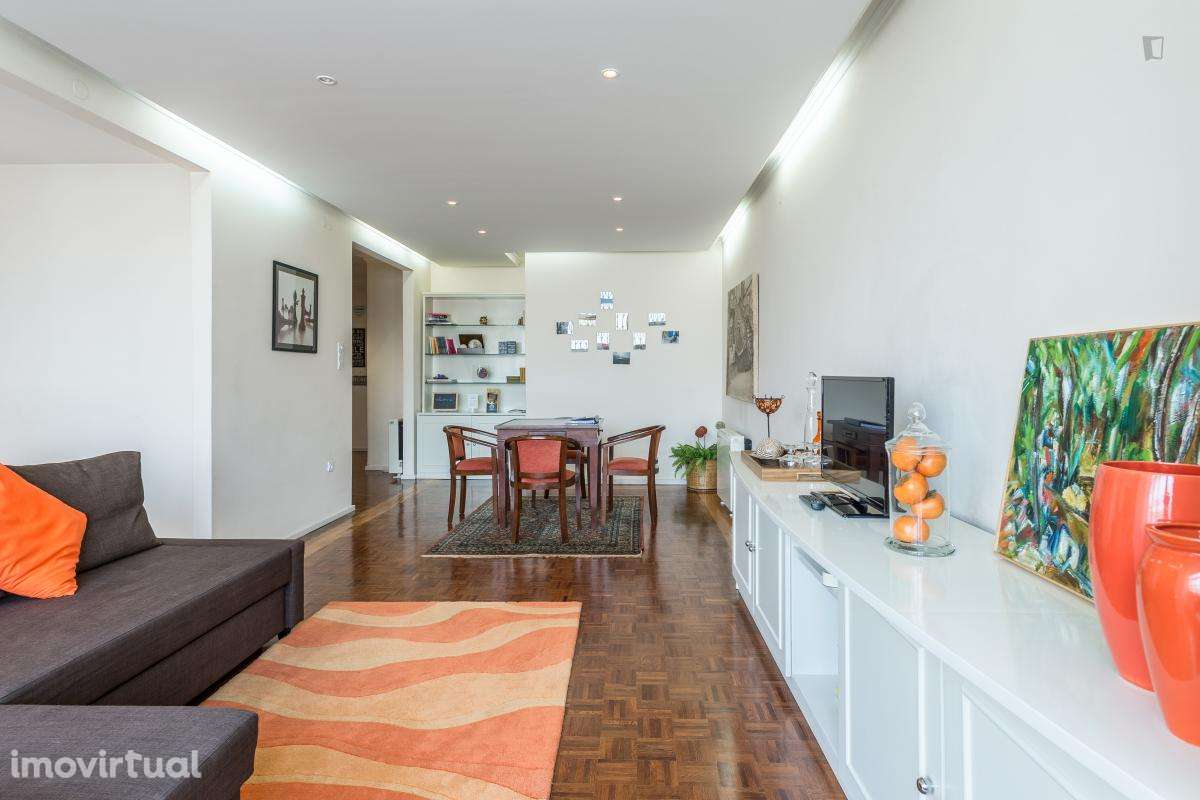 Apartamento com 2 quartos - localizado em Senhora da Hora Porto - Grande imagem: 3/25