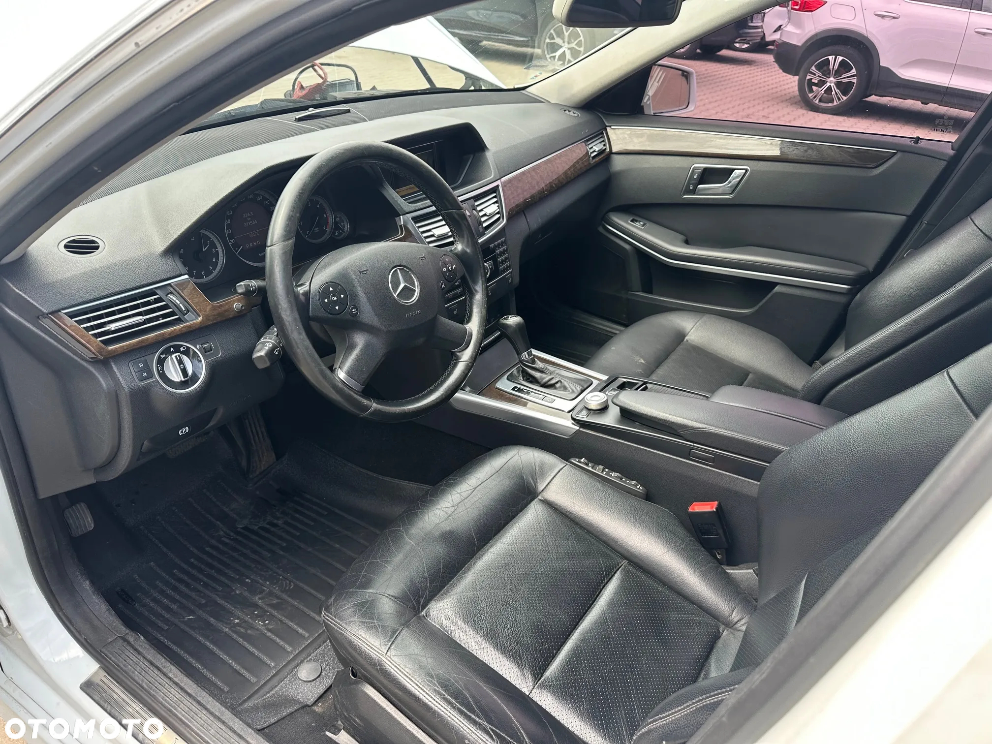 Mercedes-Benz Klasa E - 16