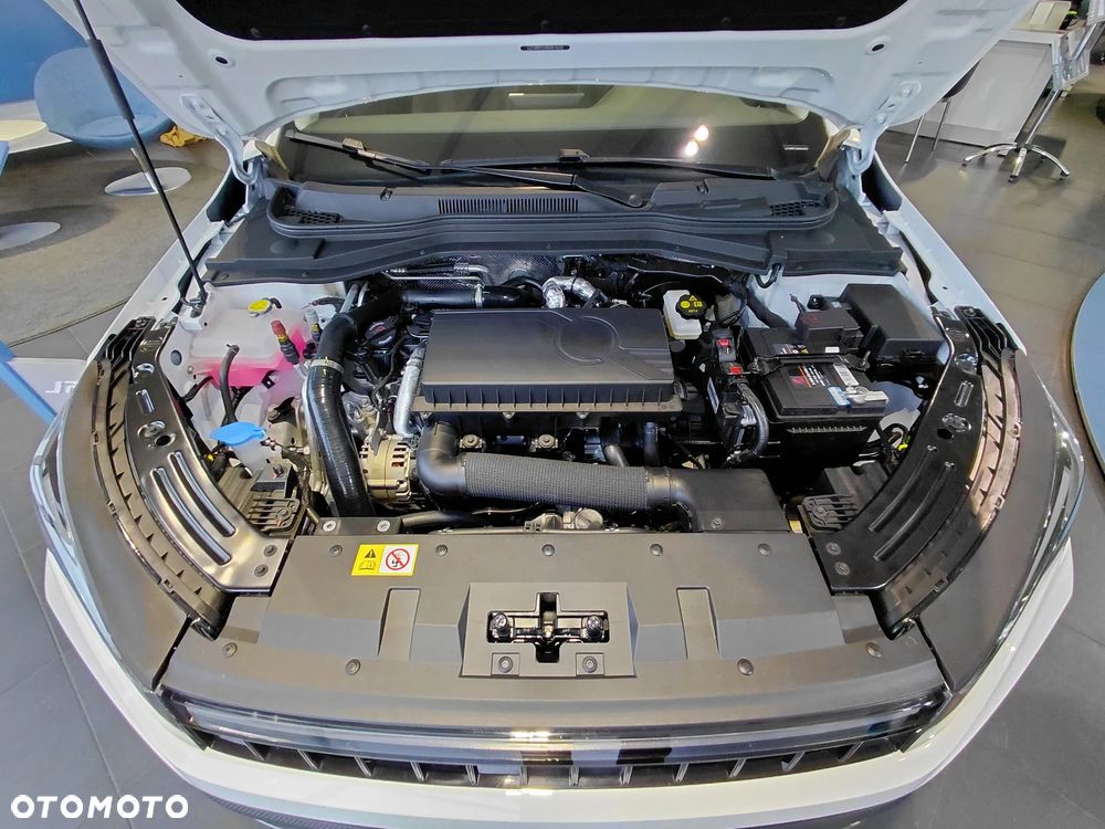 JAC J7 Plus CVT - 18