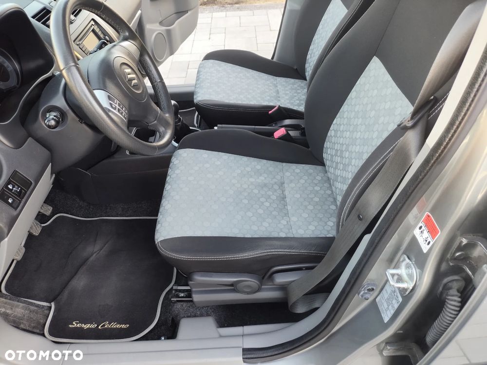 Suzuki SX4 Classic 1.6 VVT 4x4 Comfort - 9