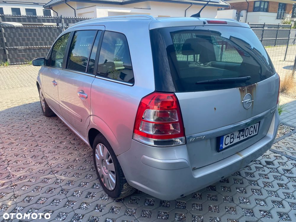 Opel Zafira 1.6 - 4