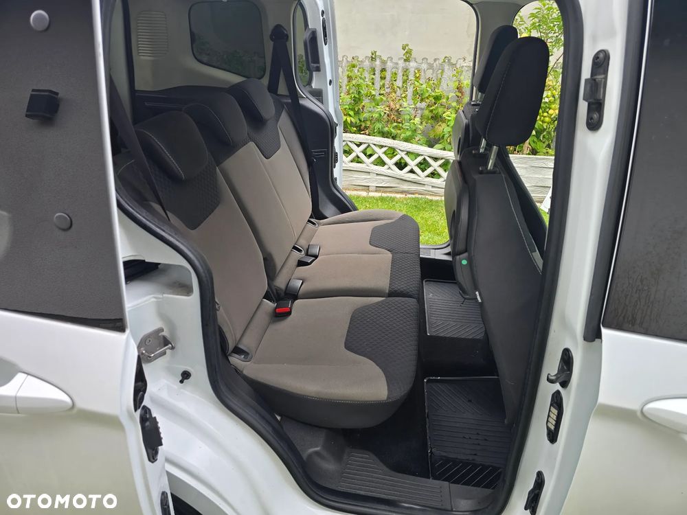 Ford Tourneo Courier 1.5 TDCi Sport - 12