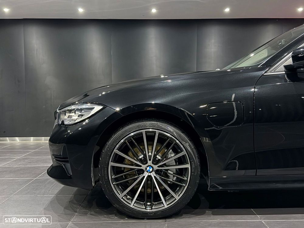 BMW 330 e Corporate Edition Auto - 3