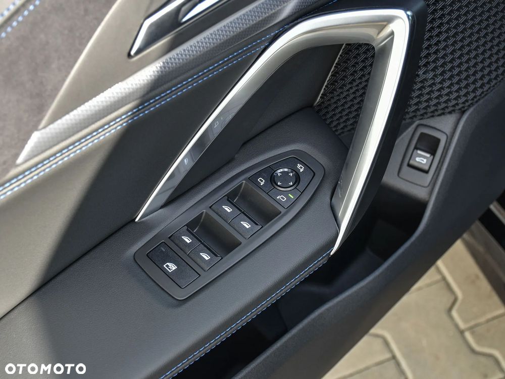 BMW iX1 xDrive30 - 12