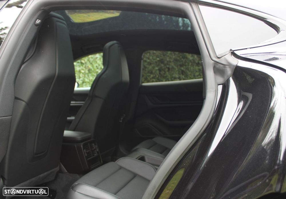 Porsche Taycan 4S - 46