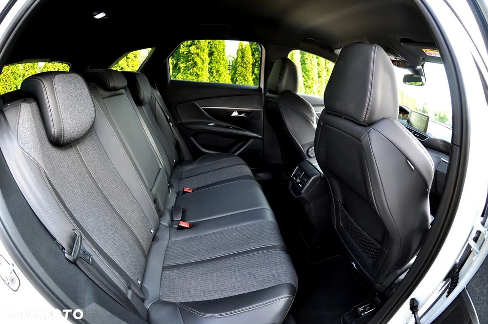 Peugeot 3008 1.2 PureTech Allure S&S - 24