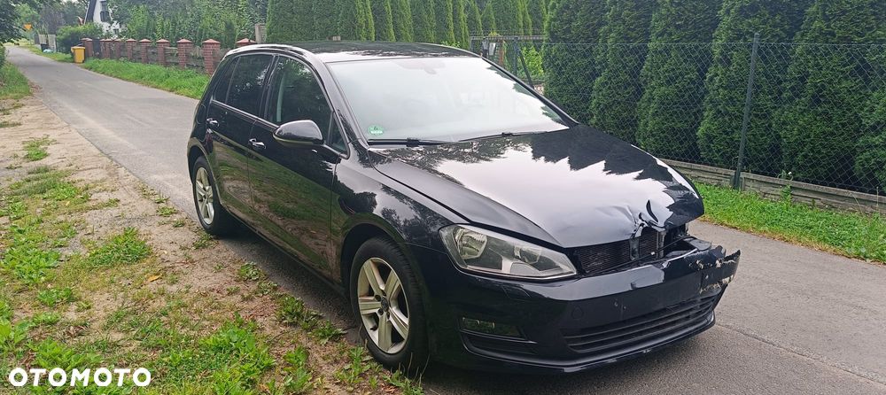 Volkswagen Golf - 1