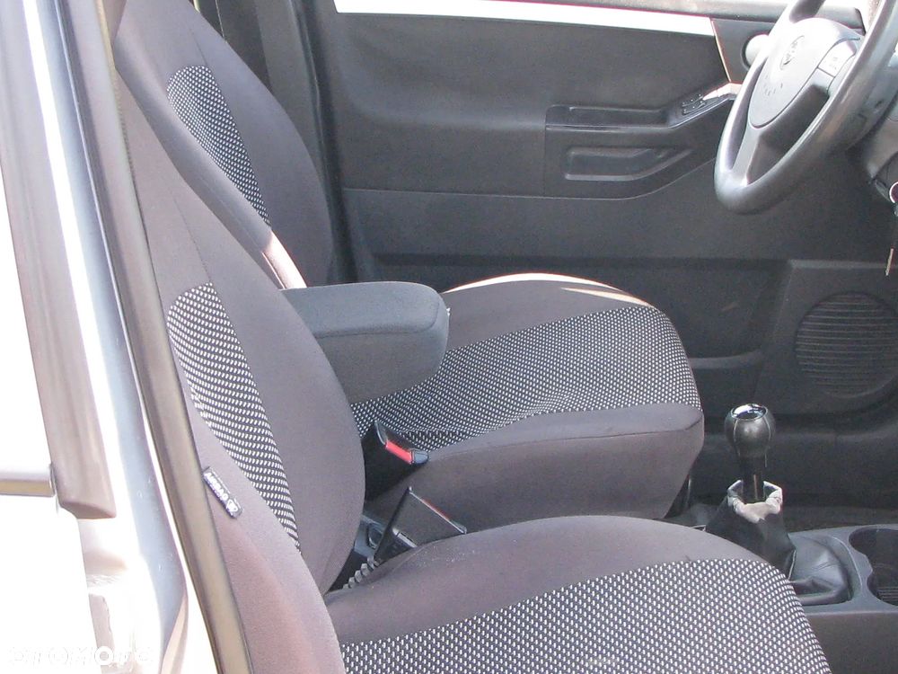 Opel Meriva 1.6 16V (Essentia) - 10