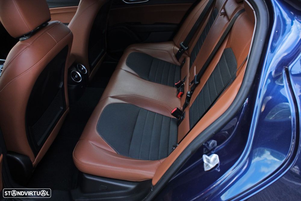 Alfa Romeo Giulia 2.2 D Super AT8 - 19