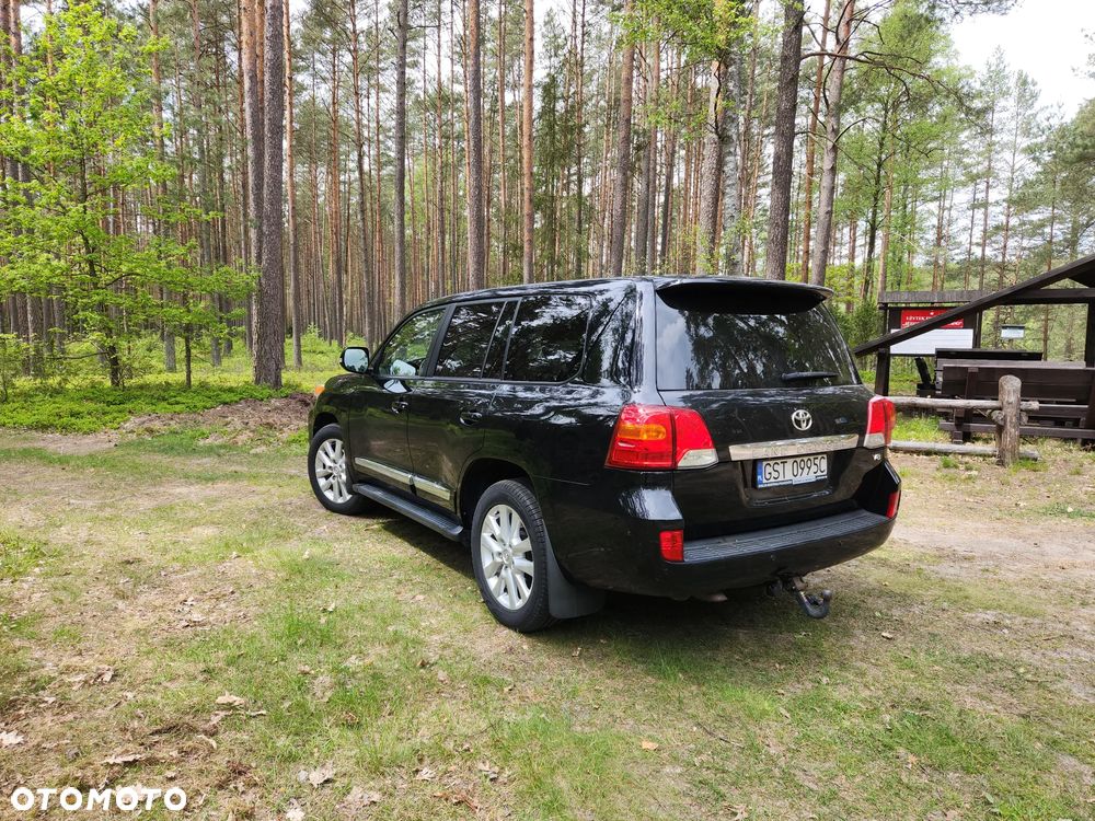 Toyota Land Cruiser - 7