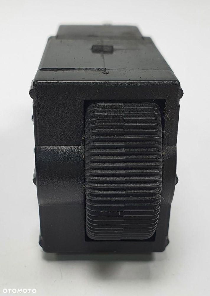 PRZYCISK REGULACJI ŚWIATEŁ OŚWIETLENIA MITSUBISHI SPACE STAR MR114072 - 1