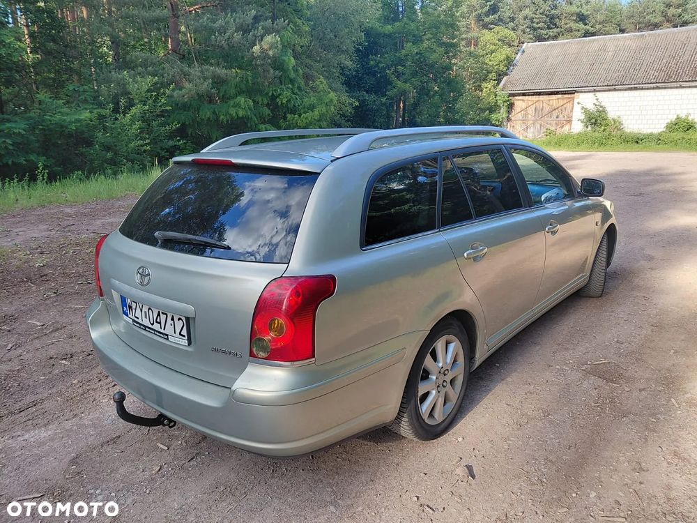 Toyota Avensis 1.8 VVT-i Sol - 2
