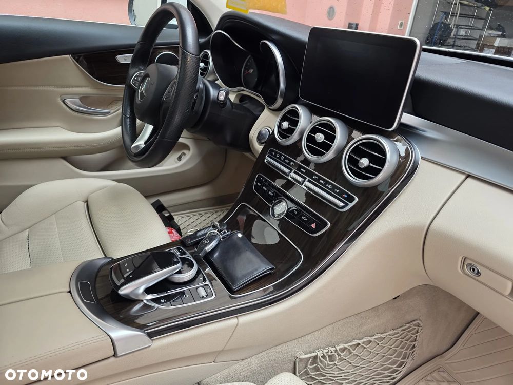 Mercedes-Benz Klasa C 200 4-Matic 9G-Tronic - 9